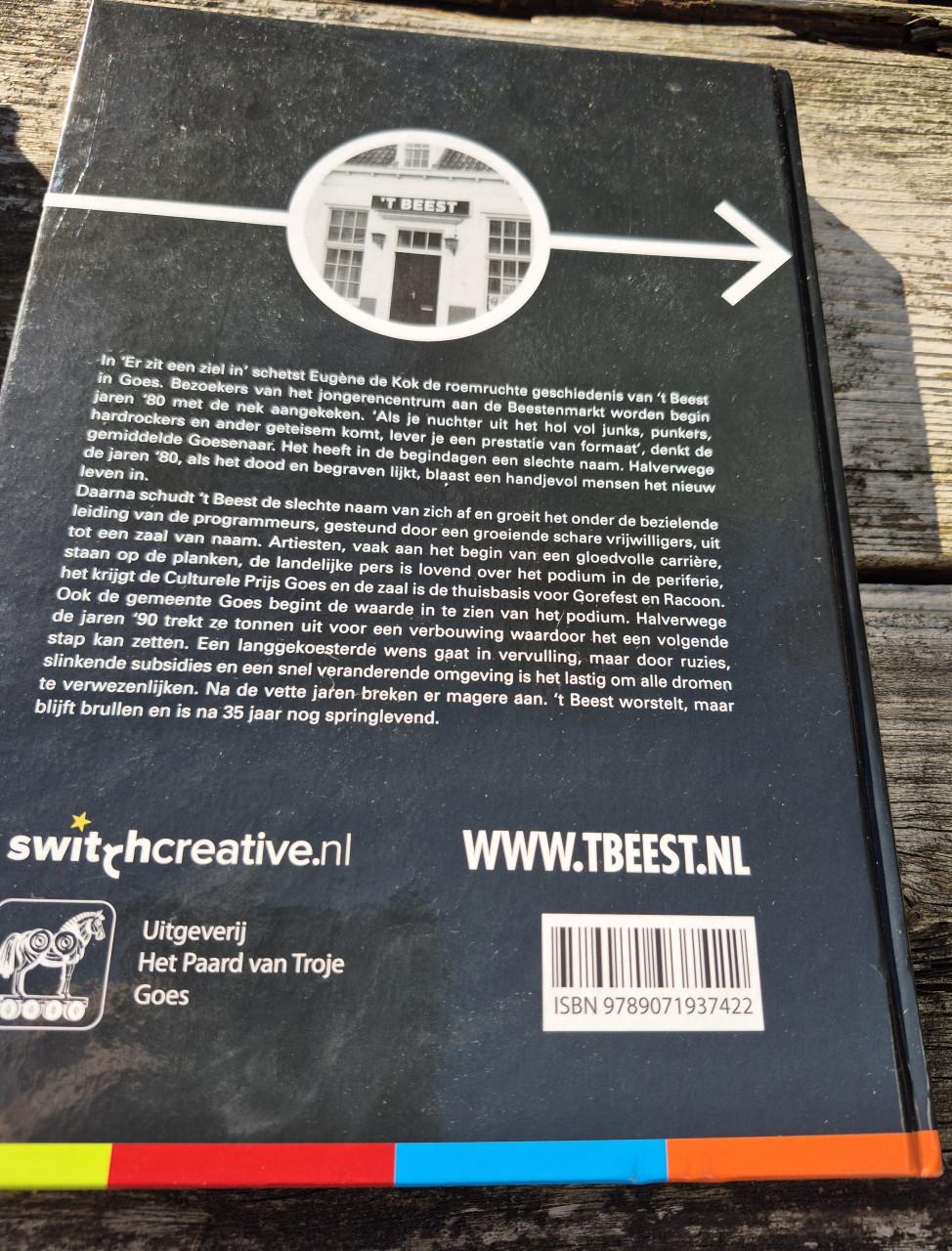 Boek 35 jaar podium 't Beest Goes