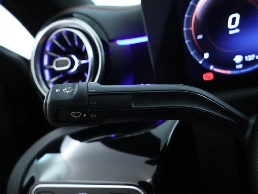 Mercedes-Benz Cla 250 e amg plug-in hybride | amg line | night pakket | pan