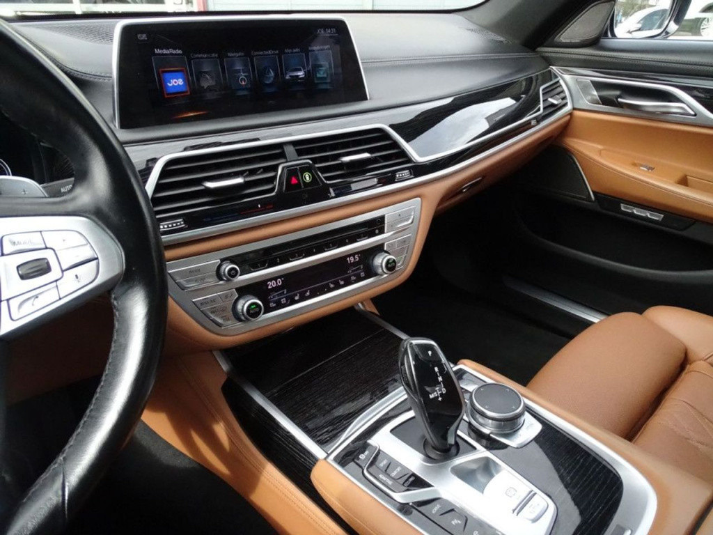 BMW 7 Serie 740e iperformance high executive m-sportpakket | driving assist