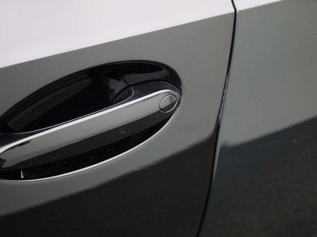 BMW 3-serie 318i business edition | virtual cockpit | navigatie | leder | c