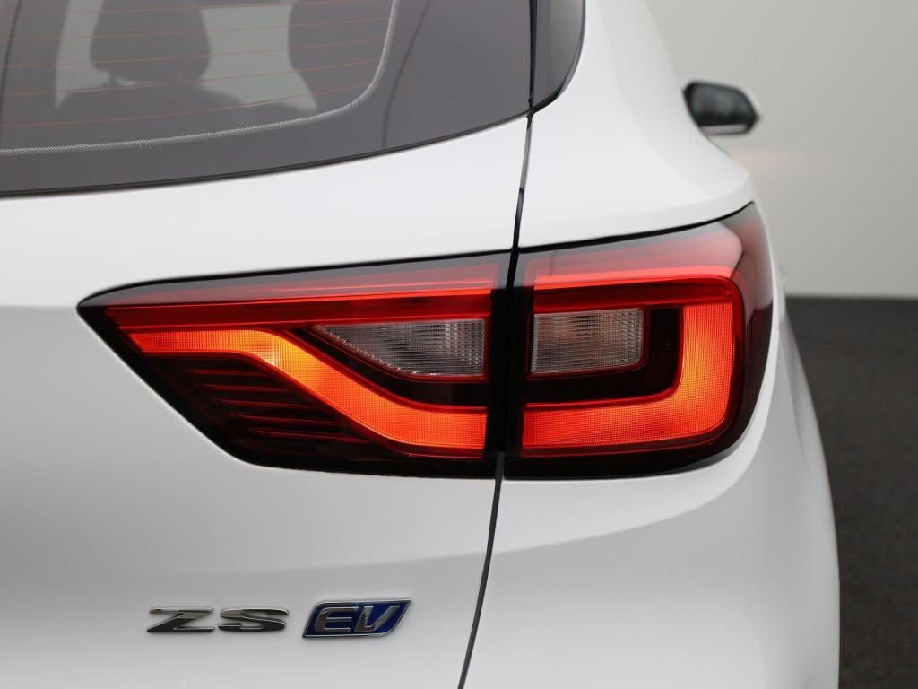 MG Zs Ev mg luxury 45 kwh | automaat | panoramadak | leder | navigatie | ai