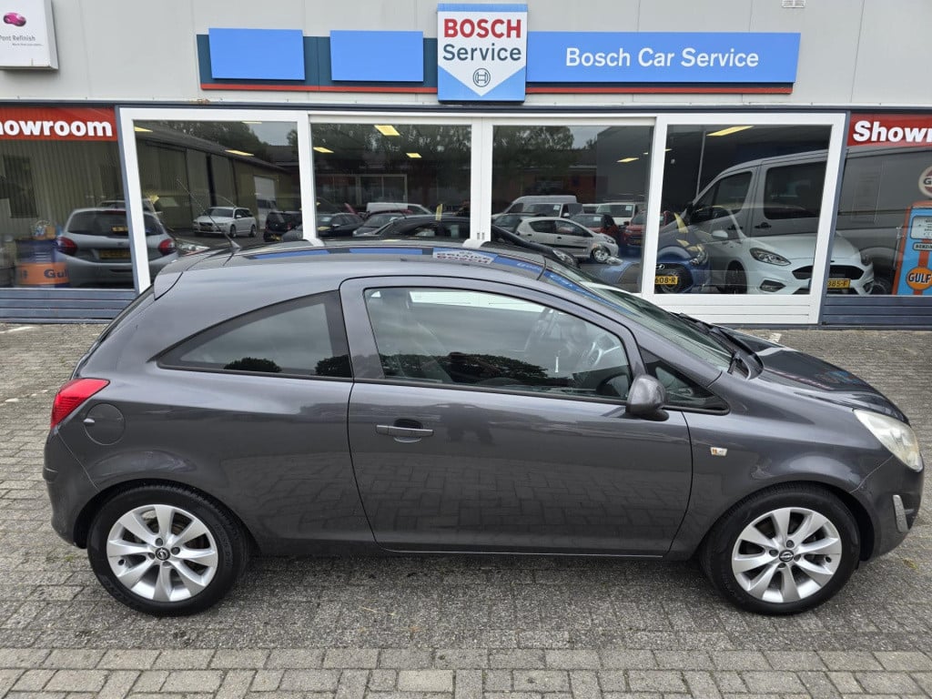 Opel Corsa 1.2-16v anniversary edition