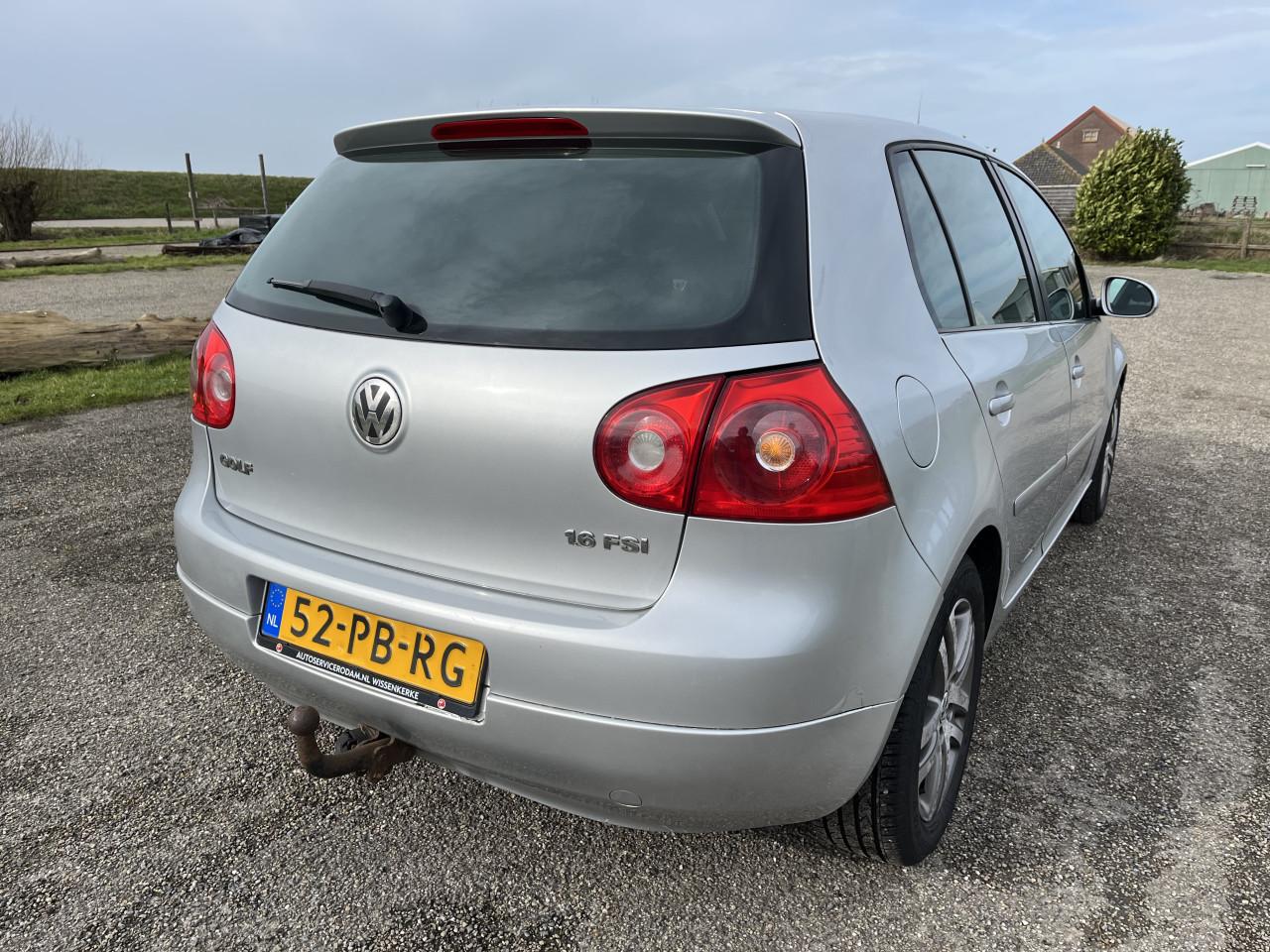 Volkswagen Golf 1.6 FSI trendline