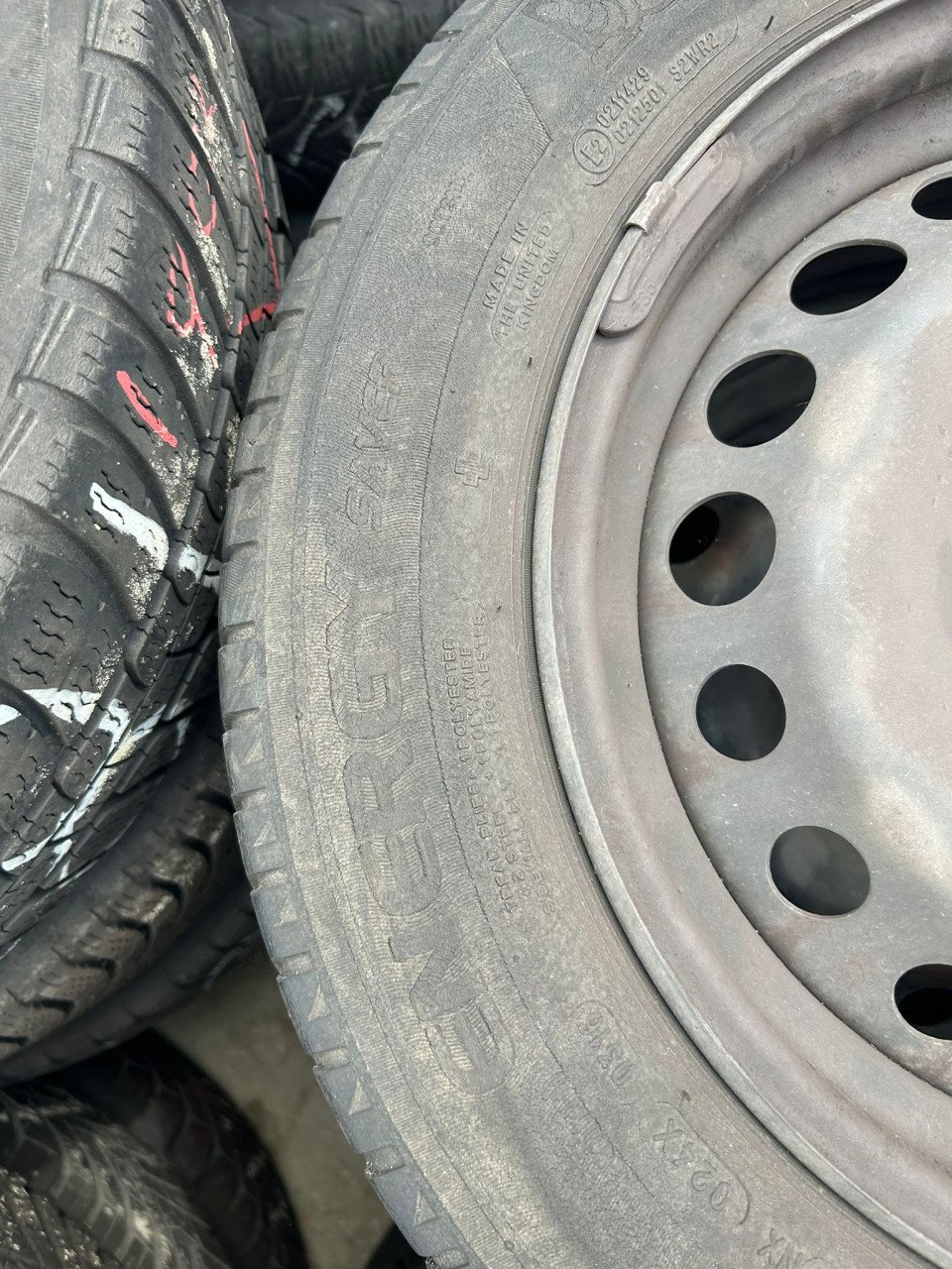 STALEN VELGEN MET MICHELIN ENERGY ZOMERBANDEN 15 INCH
