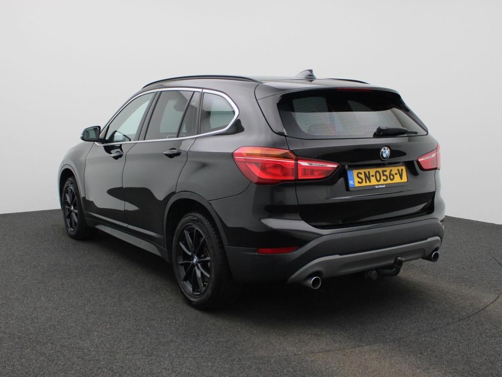 BMW X1 sdrive20i executive | automaat | apple carplay / android auto | pano