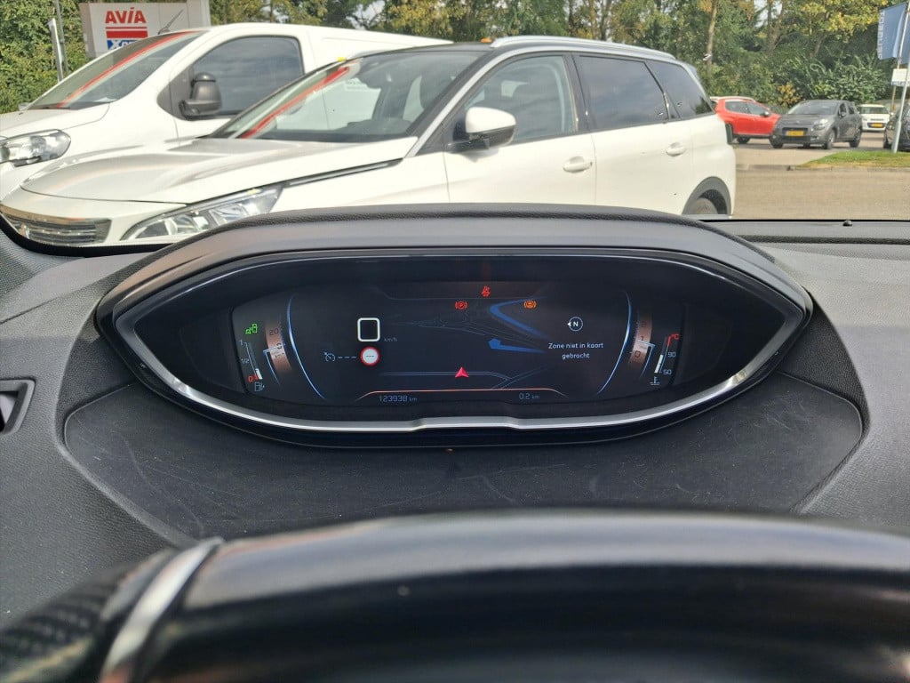 Peugeot 5008 1.2 pt 130pk s&s gt-line 7p navigatie | trekhaak | apple carpl