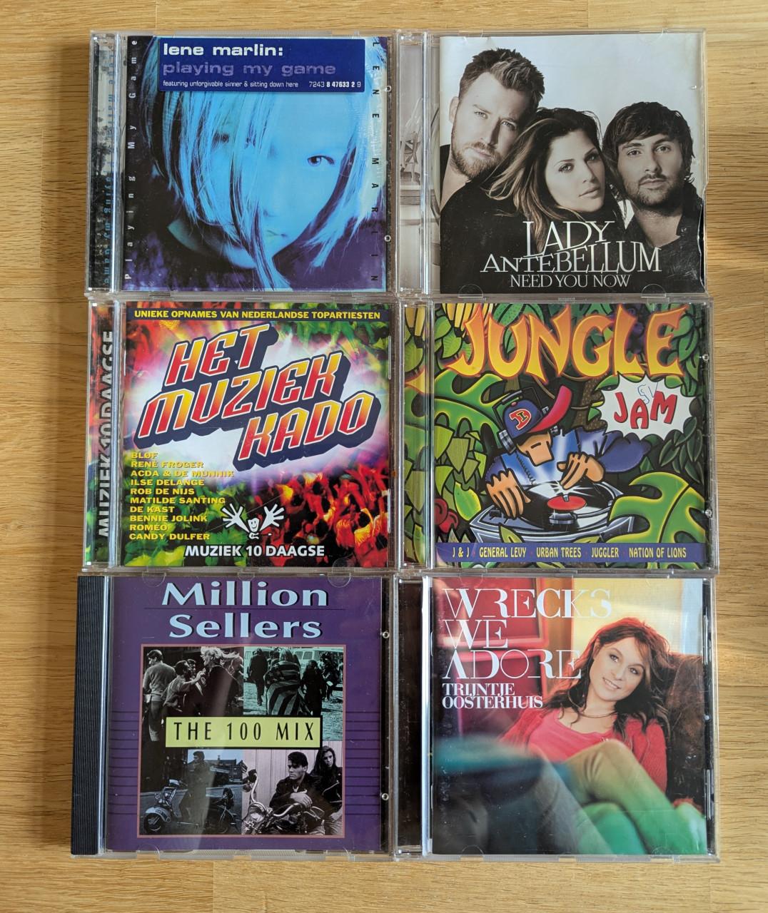 Doos vol met diverse cd's