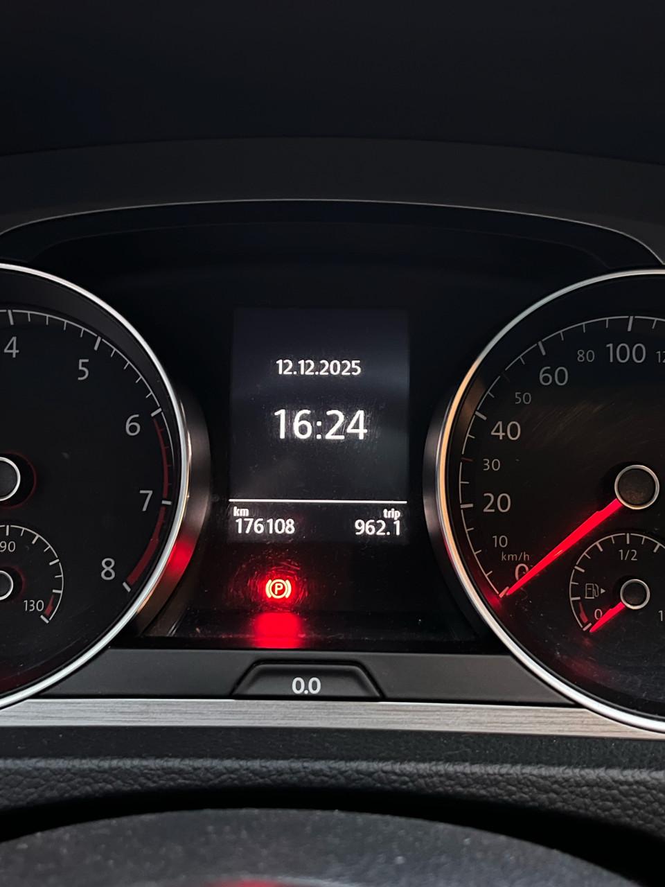 Volkswagen Golf 1.2 TSI Parelmoer Wit met panorama schuifdak