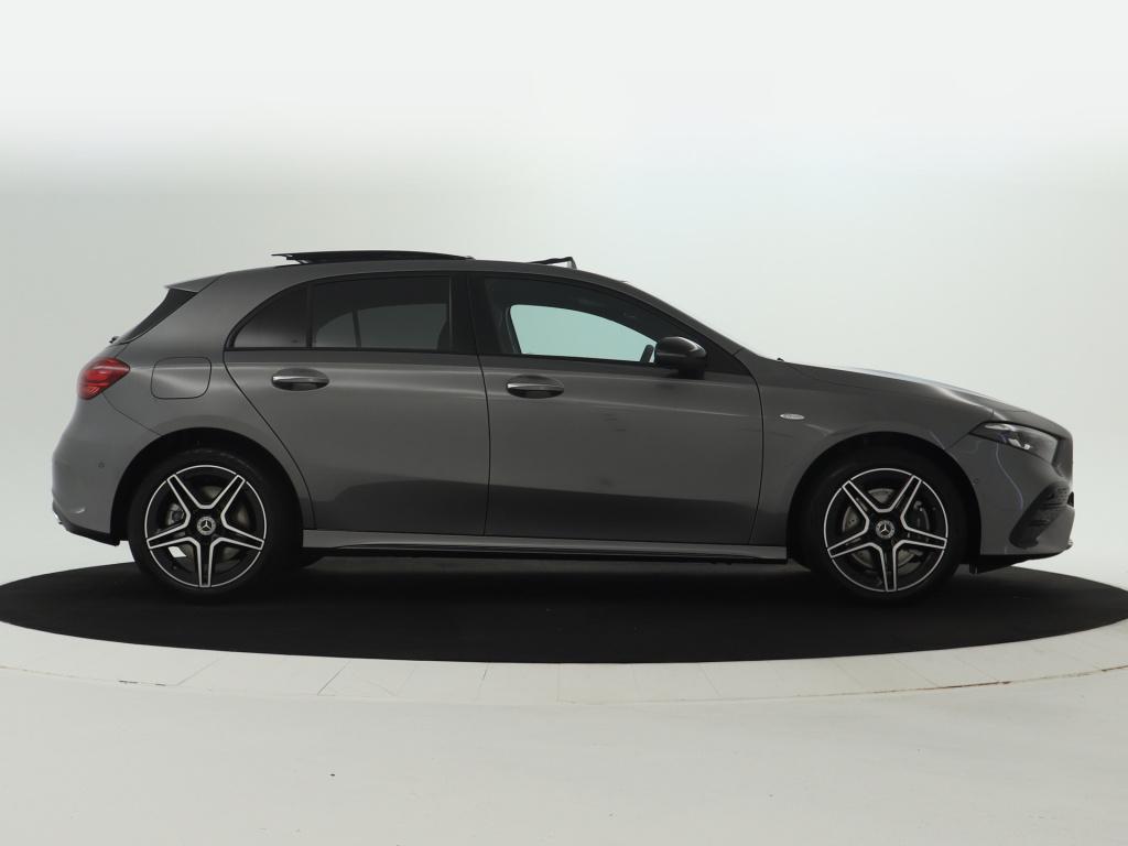 Mercedes-Benz A-Klasse 250 e business solution amg | nightpakket | parkeerp