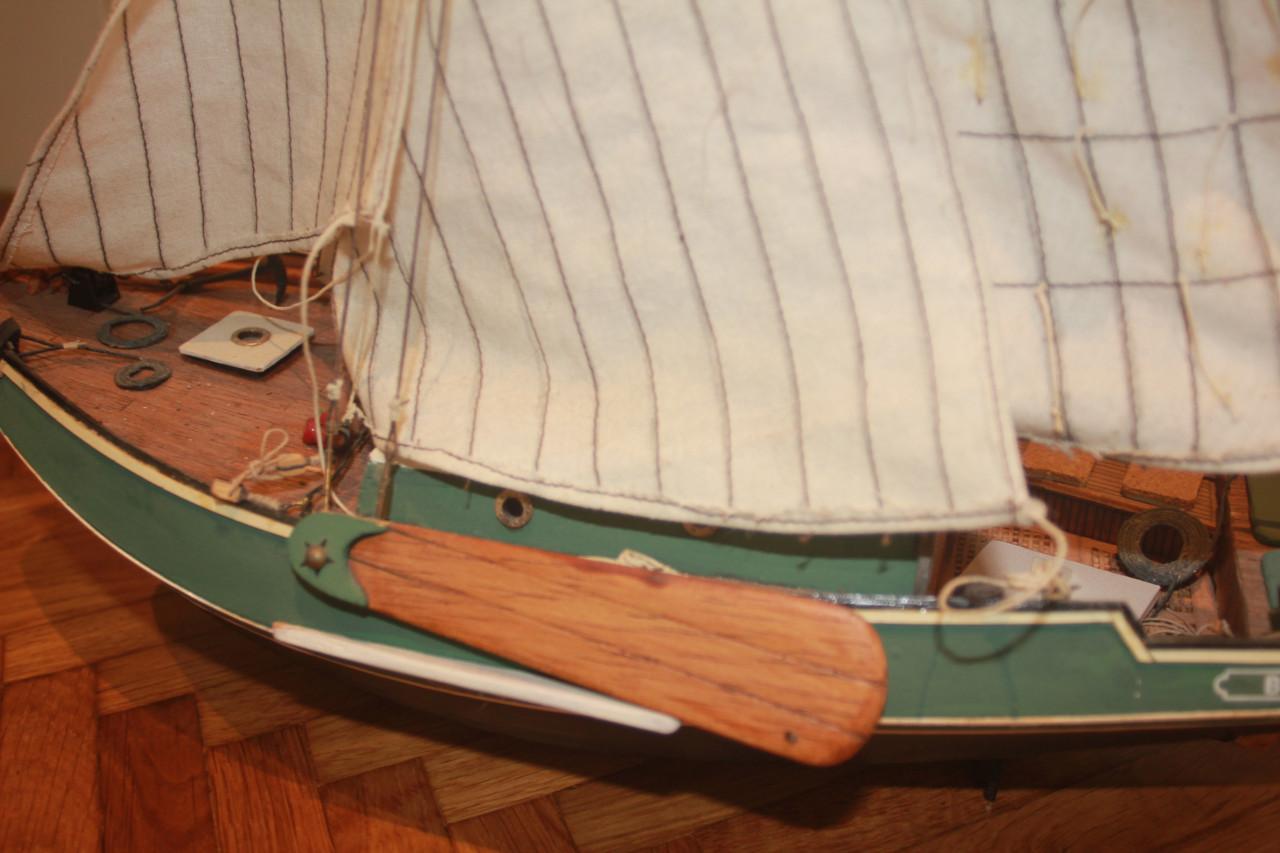 Houten bootje,,50/50 cm