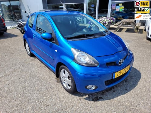 Toyota Aygo 1.0-12v dynamic blue airco