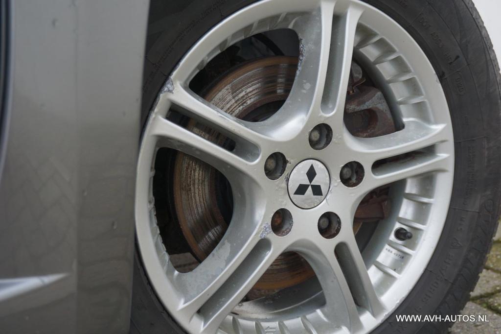 Mitsubishi Outlander 2.0 invite+