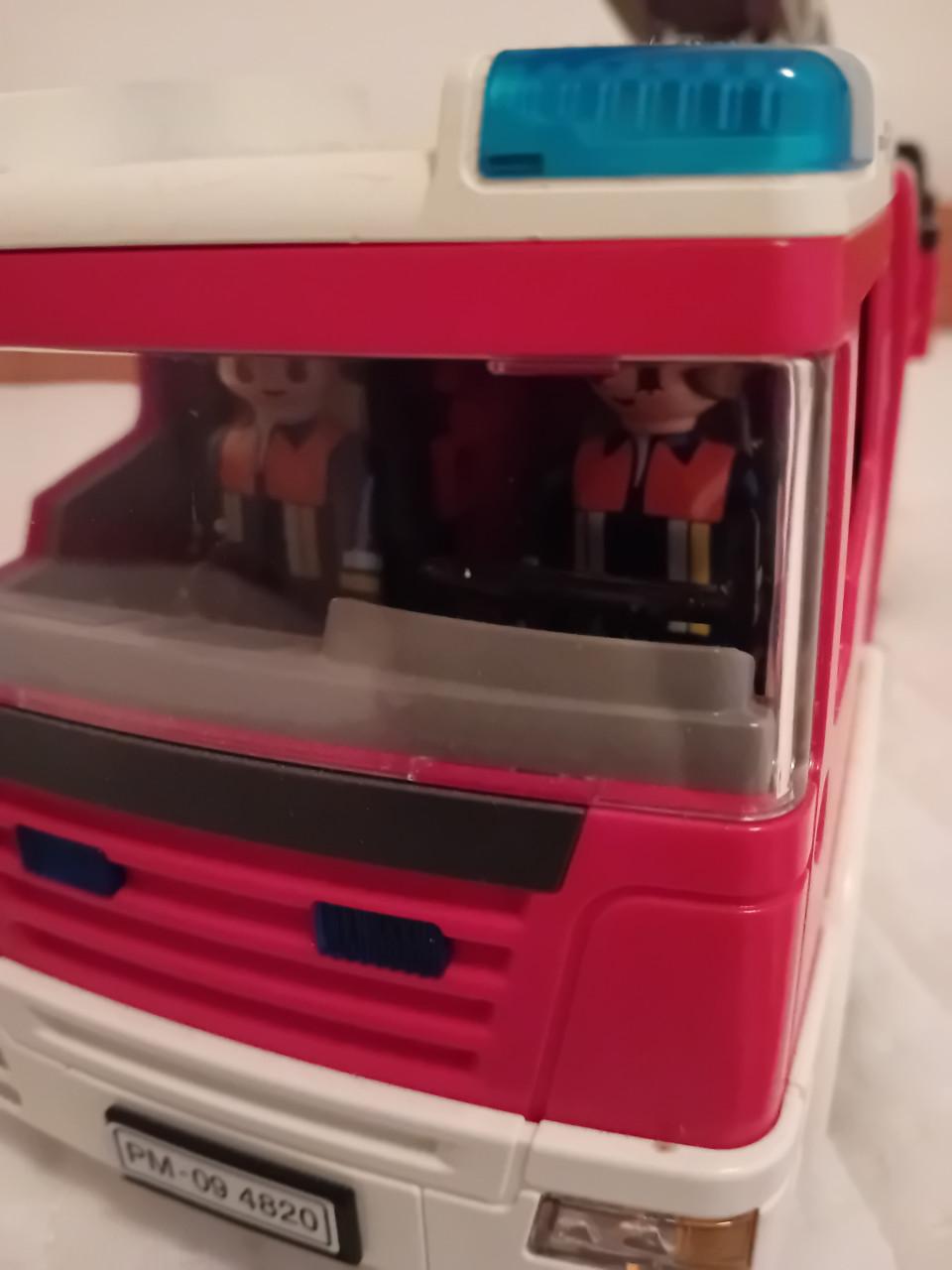 Playmobil.vuilniswagen en ladderwagen