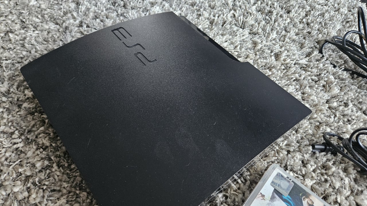 Sony PlayStation 3 Slim 250GB + FIFA 12