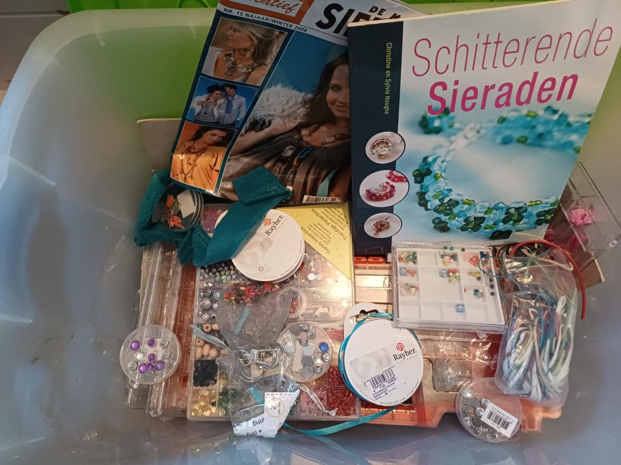 Allerlei om zelf sieraden te maken