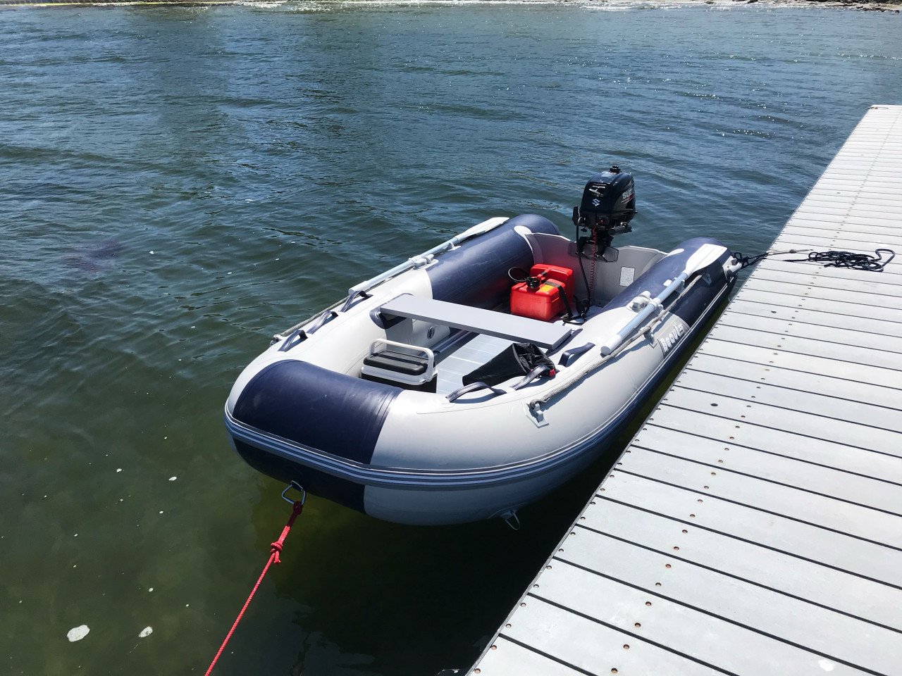 Rubberboot + Suzuki (2020) + trailer + accessoires (geen vaarbewijs nodig)