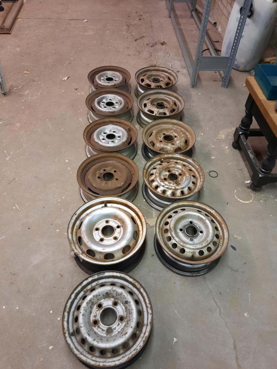 Diverse banden, velgen, spatborden aanhanger aanhangwagen kar trailer