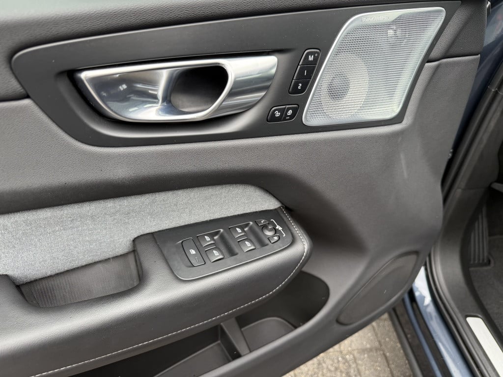 Volvo XC60 t8 455pk recharge inscription| full options !!