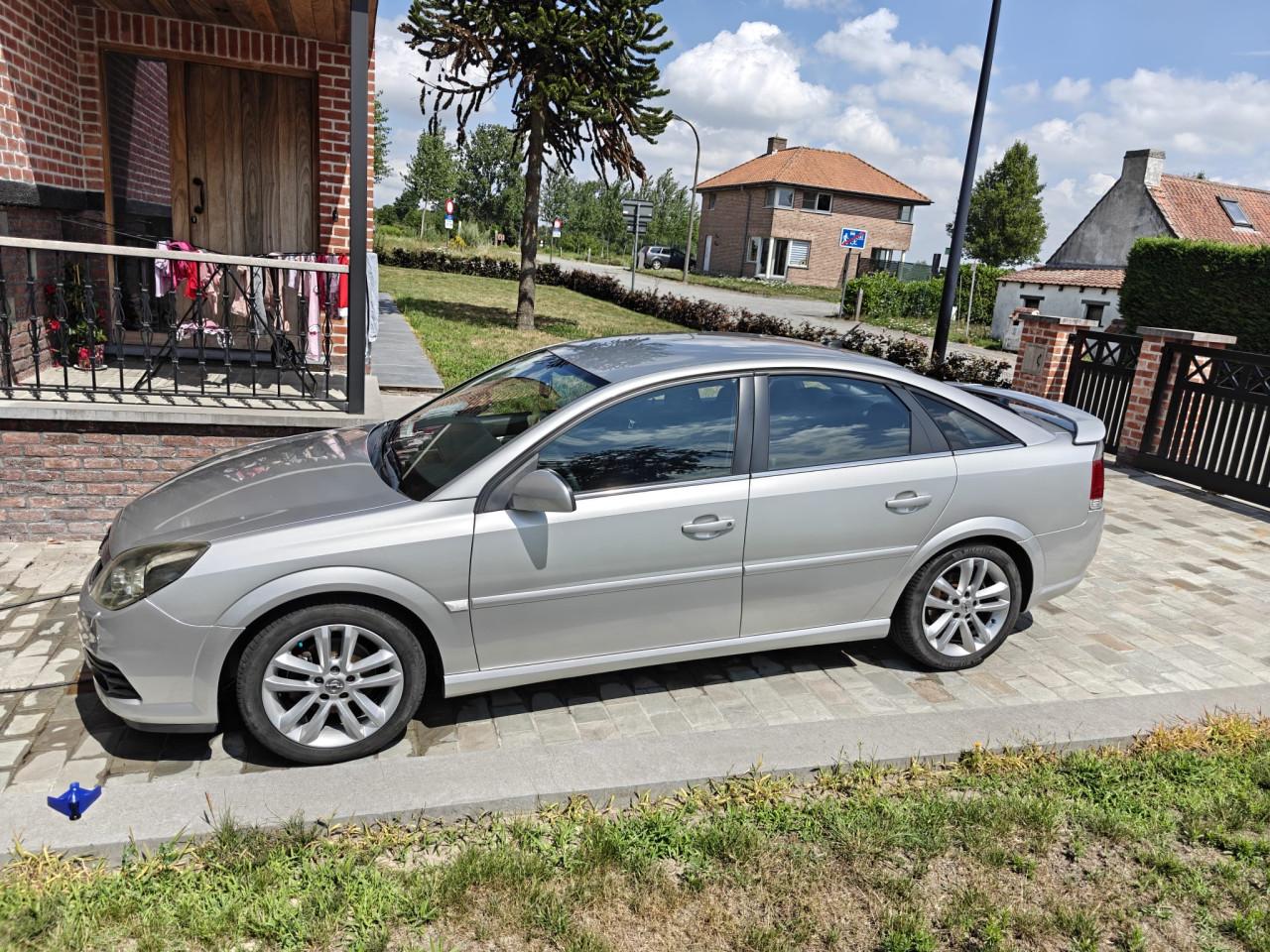 Te koop zeer mooie OPEL VECTRA GTS 1.8