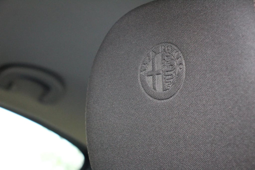 Alfa Romeo Giulietta 1.4 t distinctive - airco - cruise control -dealer oh!