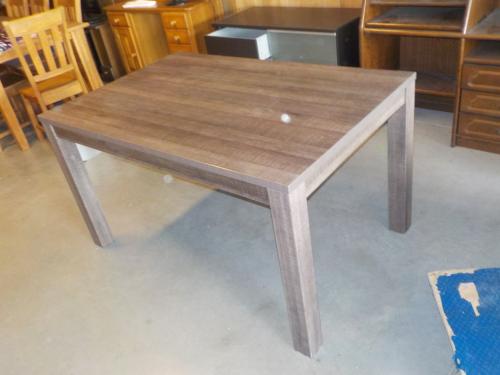 Mooie kwaliteit eettafel in vrijwel nieuw staat 140 x 90 cm