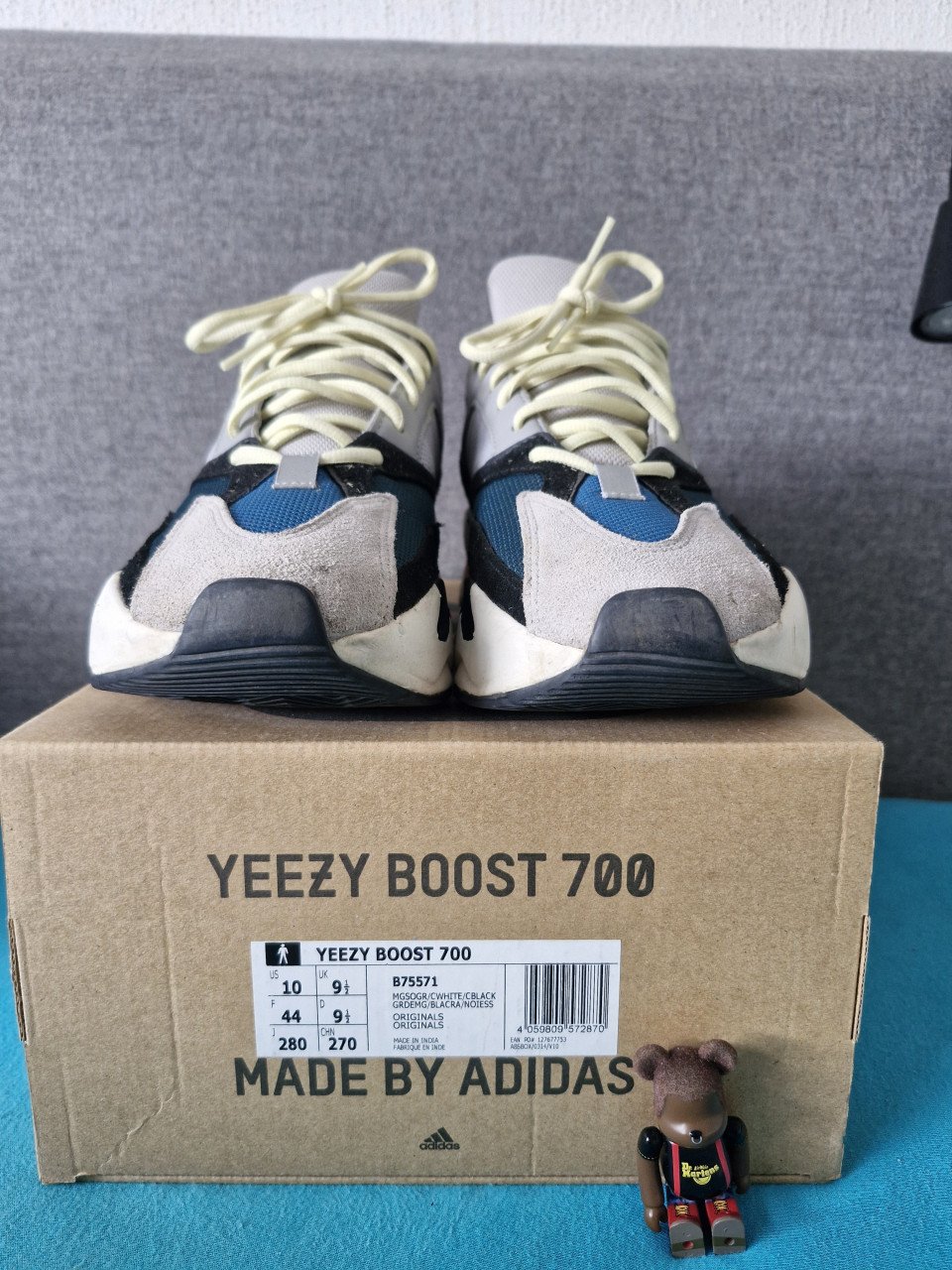 Adidas Yeezy 700 waverunners us10 eu44