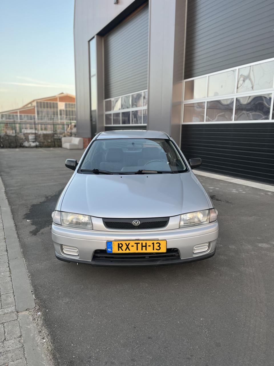 Mazda 323 1.5 SDN LX 1997 Grijs