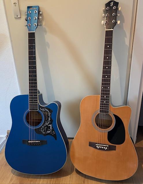 2 akoestische gitaren in nieuwstaat.