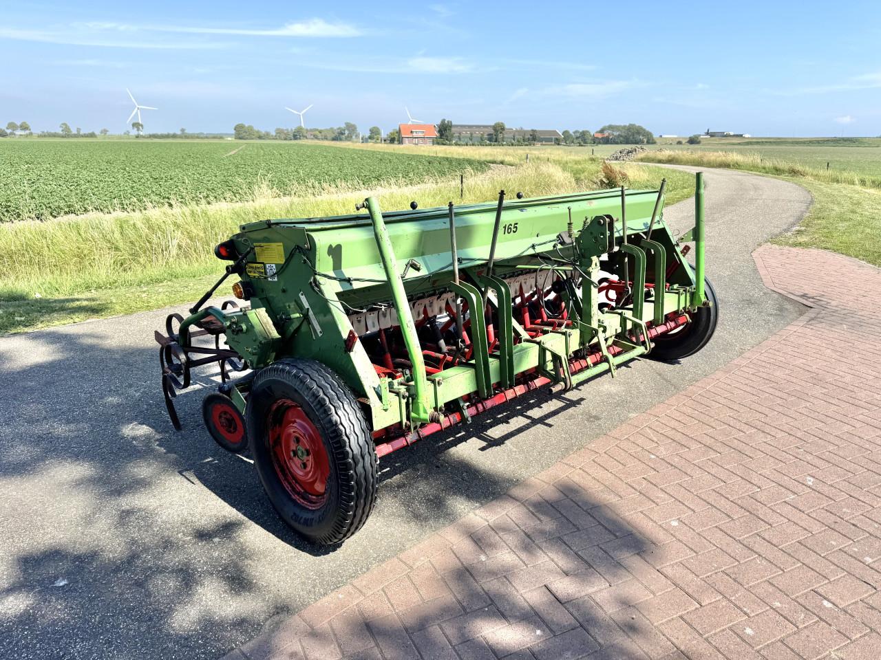 Hassia Schijvenzaaimachine 3 Mtr