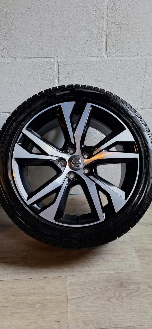 VOLVO V60 S60 R-Design VELGENSET + WINTERBANDEN 18 INCH