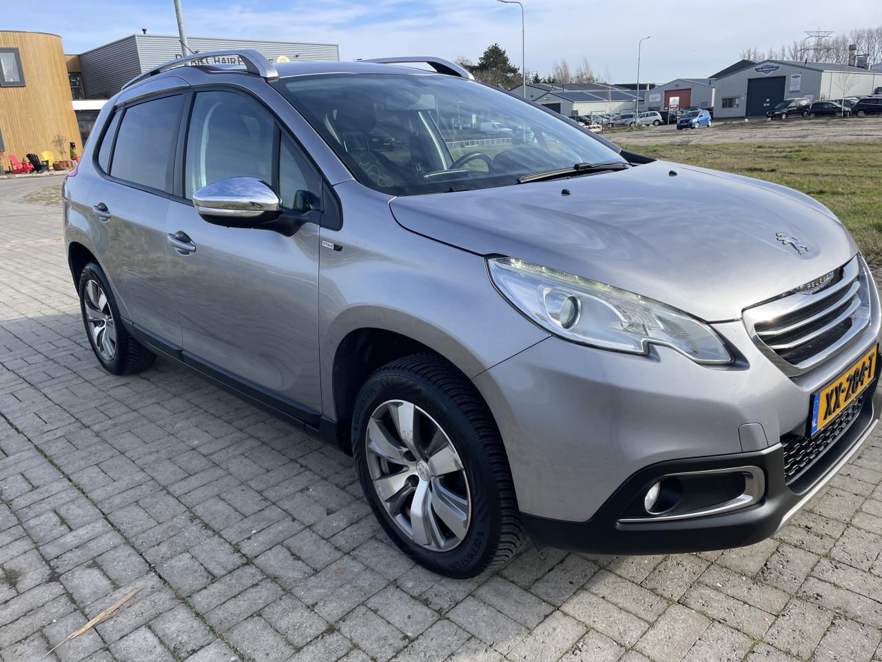 Peugeot 2008 1.2 pure tech style 2016