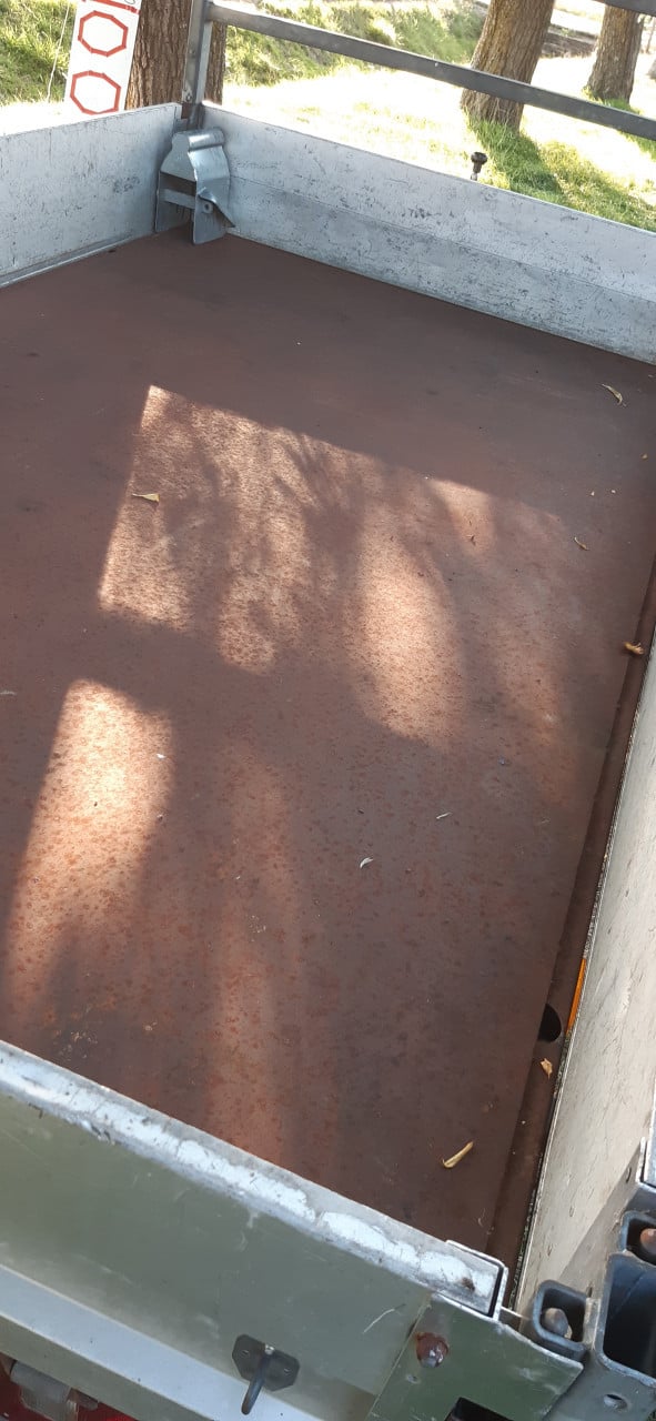 Saris plateau aanhanger