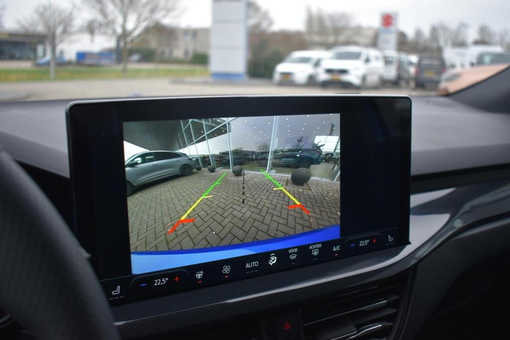 Ford Focus wagon 1.0 ecoboost hybrid st line x | climate control | adaptiev