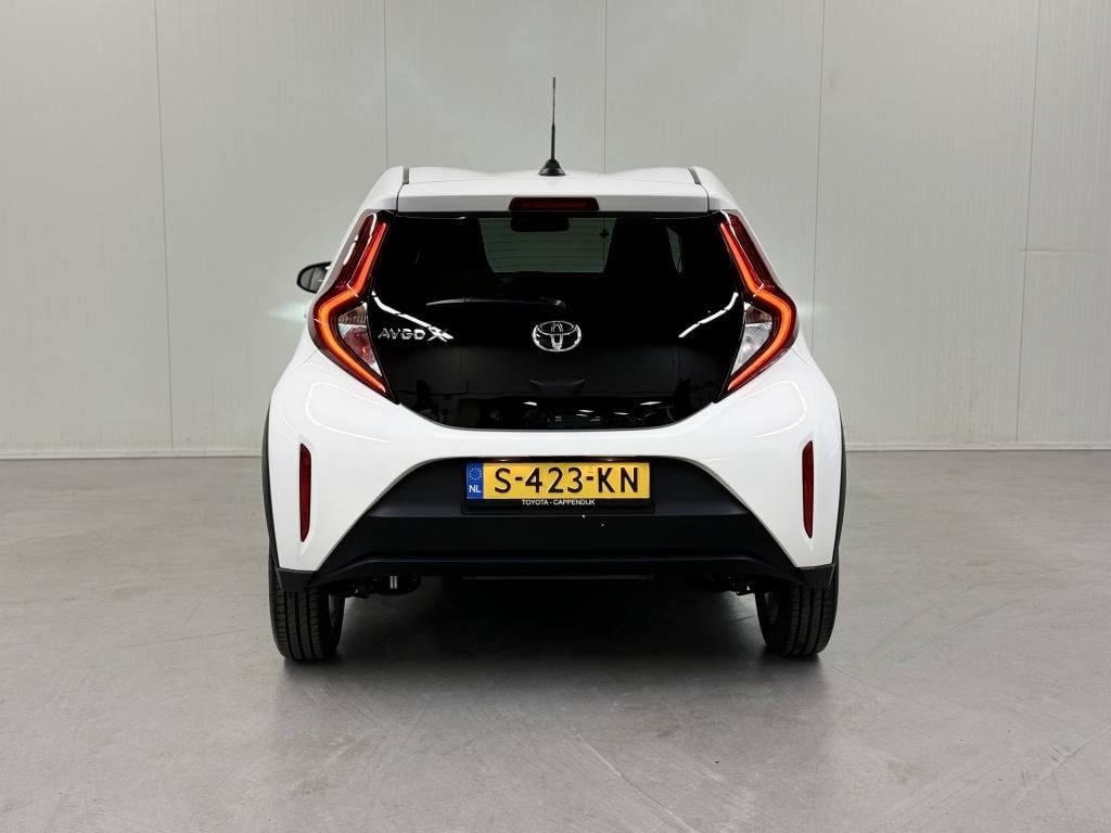 Toyota Aygo x 1.0 vvt-i s-cvt first| camera| led| climate| adap.cruise| get