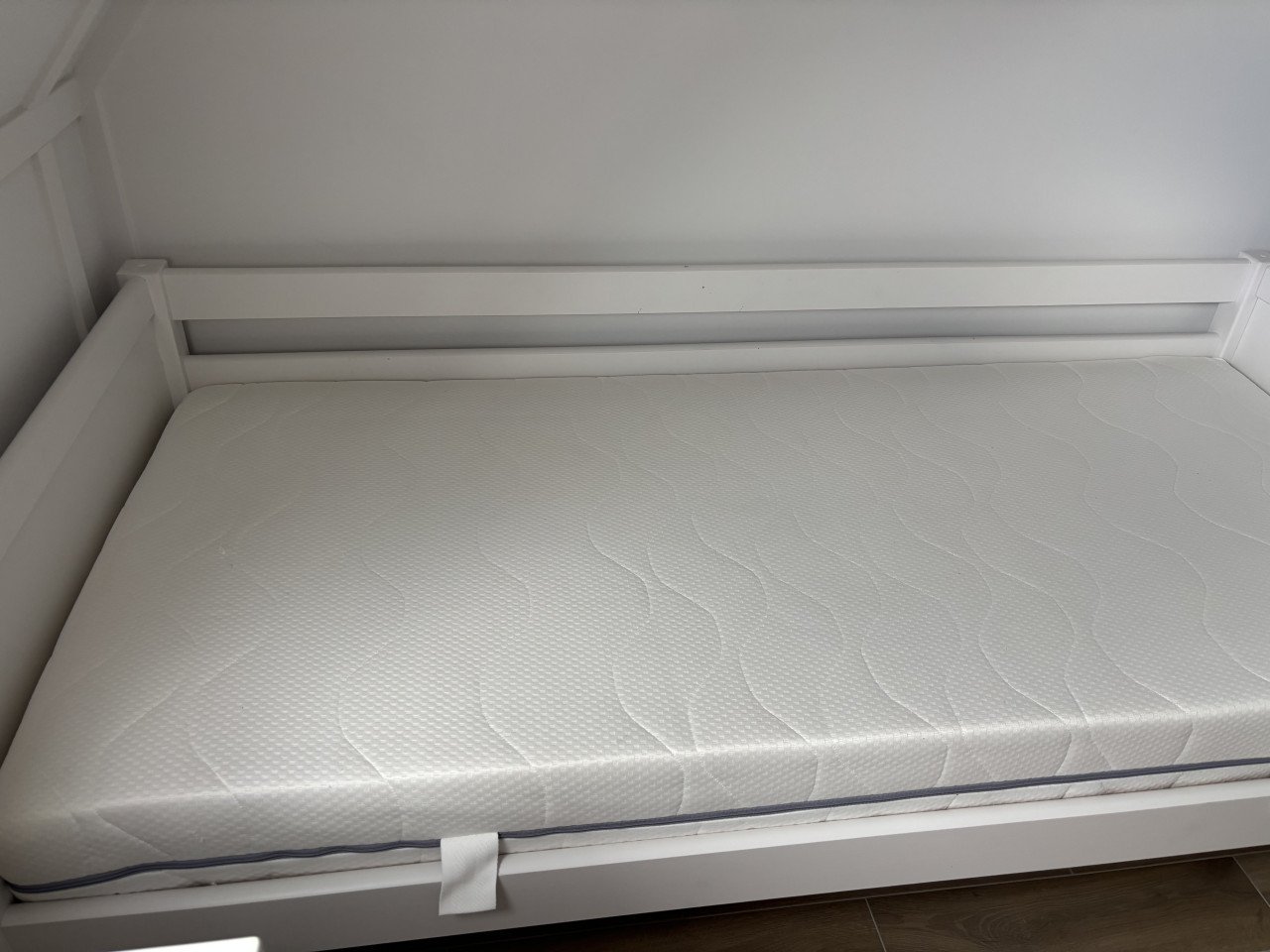 Bed met Barrière