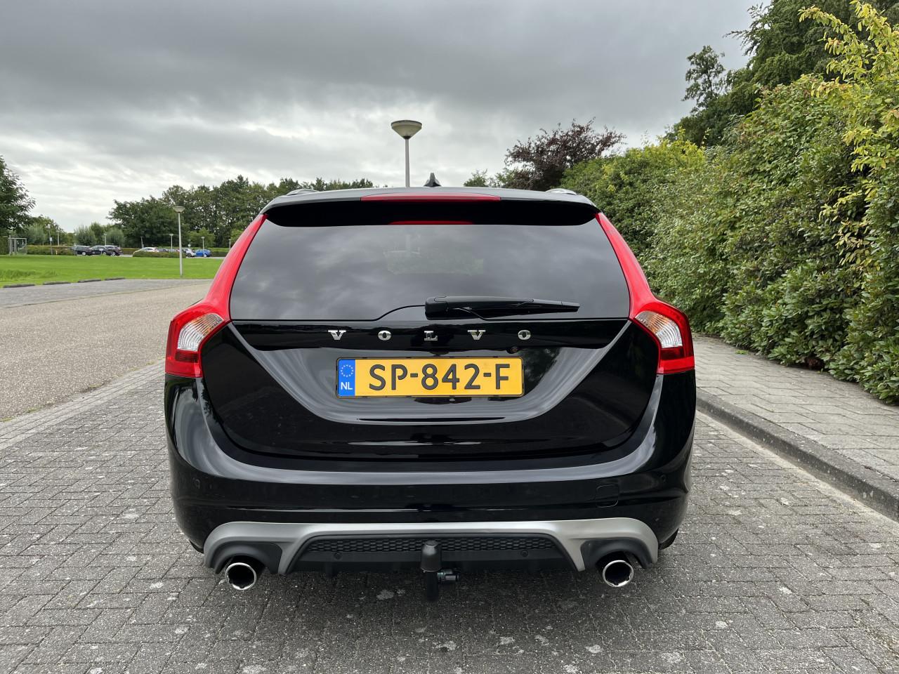 Volvo V60 2.0 T4 R Design