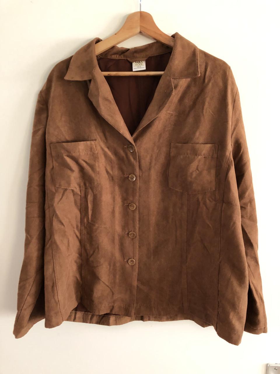 Te koop mooi suede setje.(z.g.a.n.).