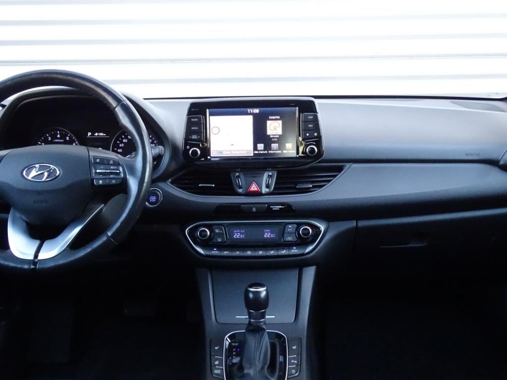 Hyundai I 30 wagon 1.4 t-gdi premium automaat | pano | trekhaak | led | sto