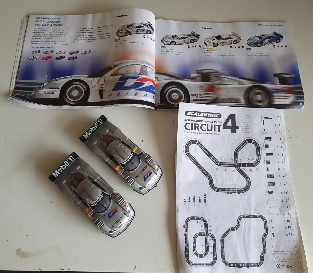 Scalextric Le Mans 24hr racebaan met 2x Mercedes CLK GT1