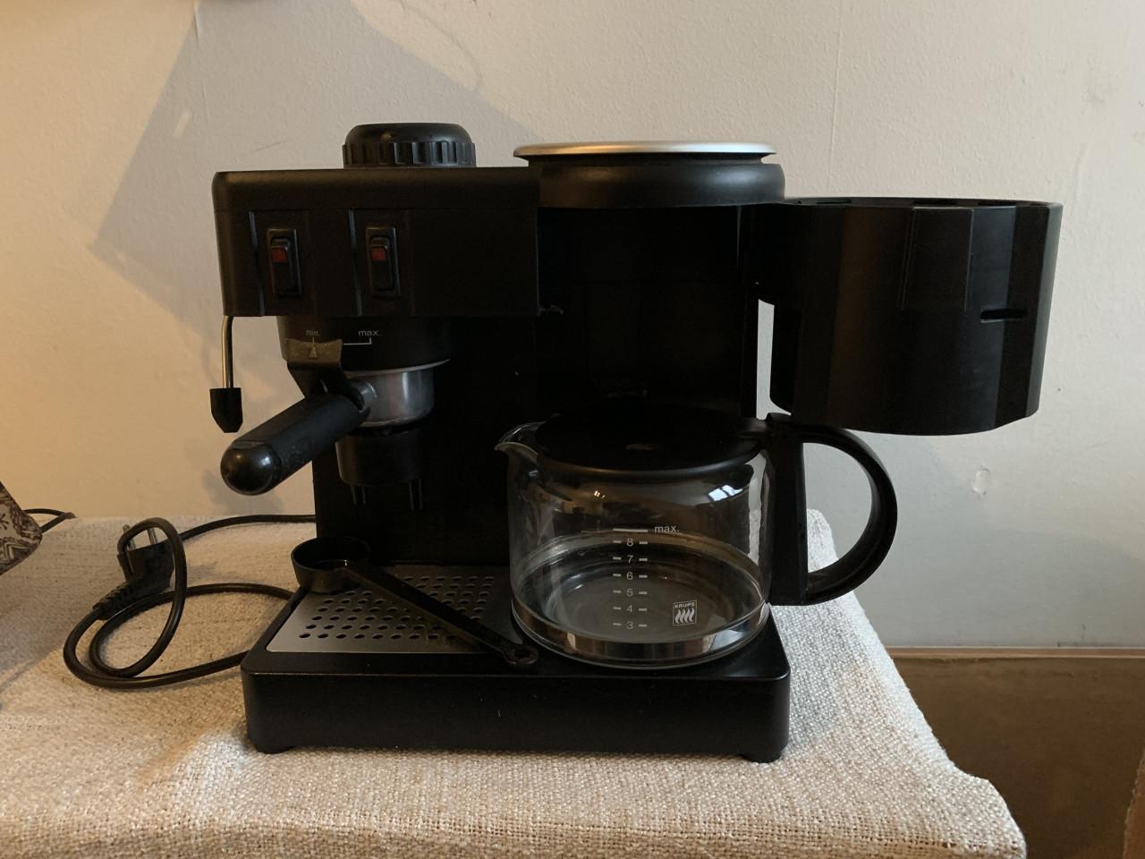 Koffiezetapparaat Krups met filter en melkschuimpijpje