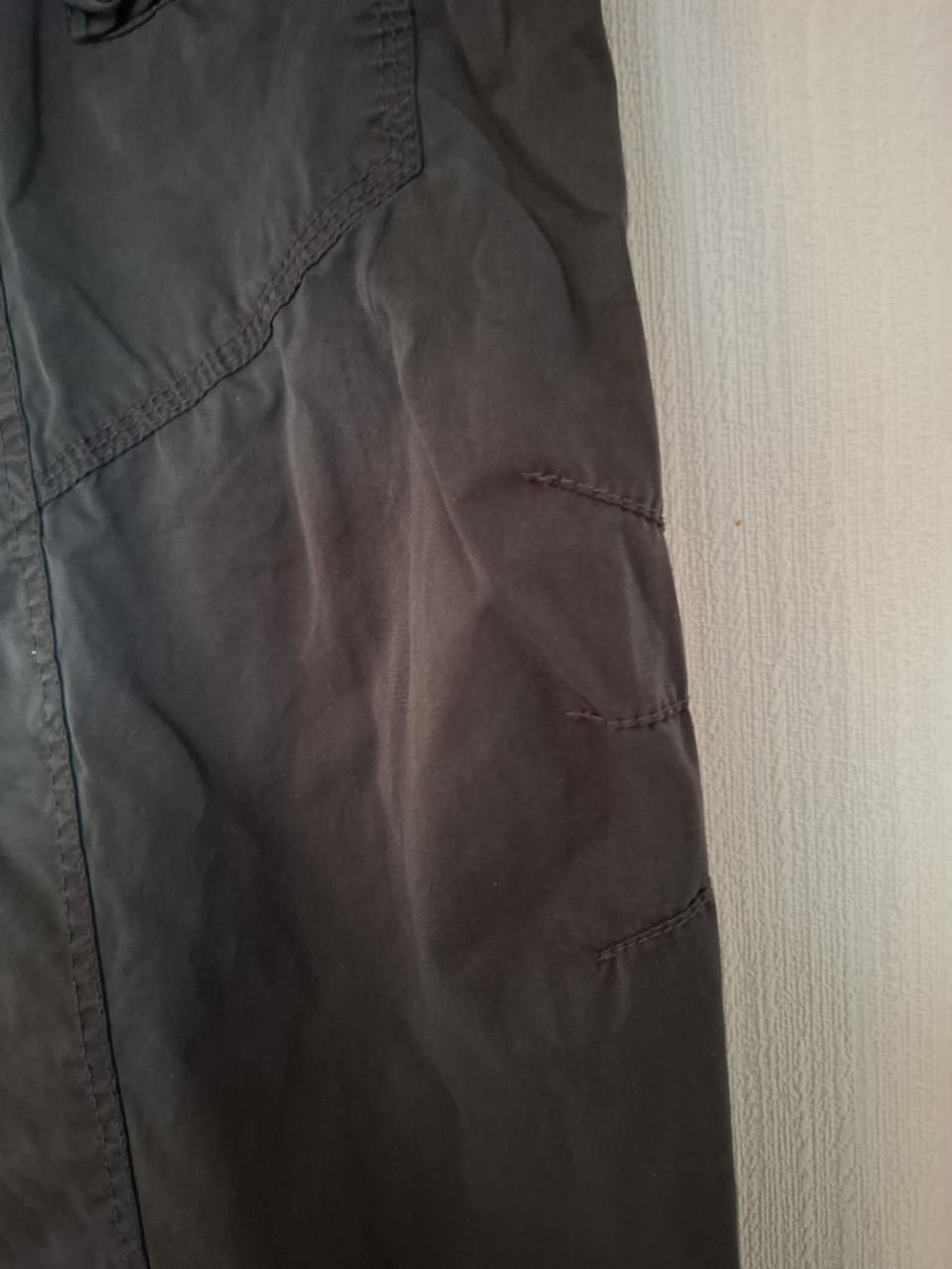 Didi broek met extra zakken en strikdetails. Grijszwart. Maat 42.