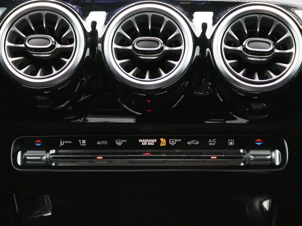 Mercedes-Benz Cla shooting brake 250 e amg plug-in hybride amg line | night