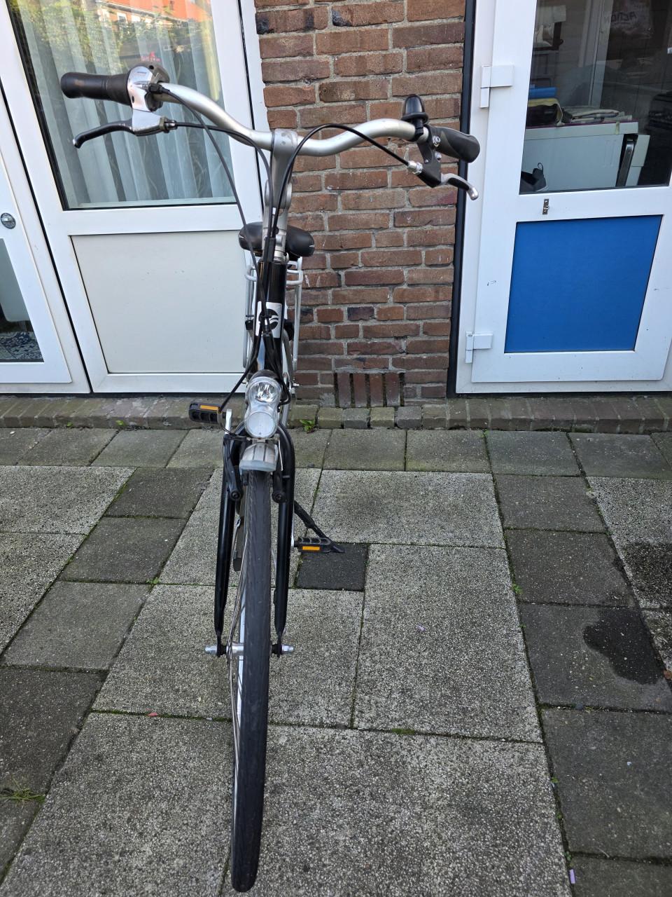 Dames fiets GIANT met 7 versnellingen-28 inch-Fr.maat 52cm-Nieuw slot