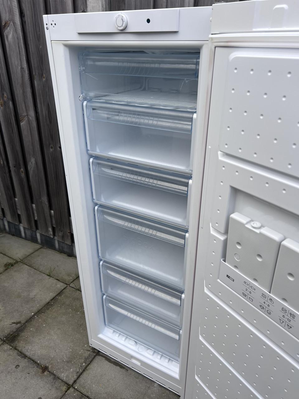 Nette Siemens vrieskast 6 laden