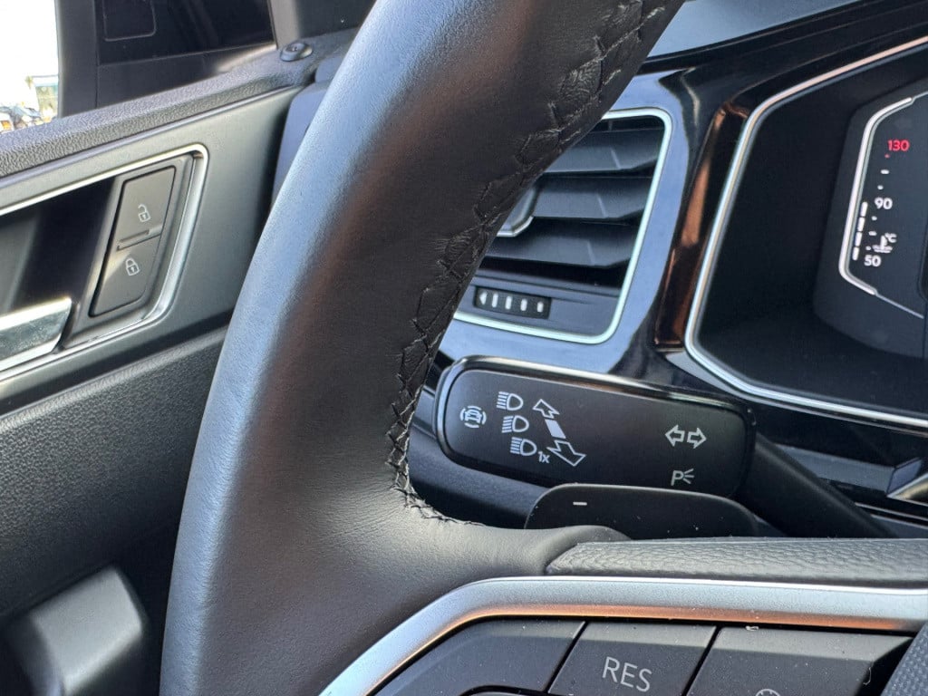 Volkswagen Taigo 1.0 tsi r-line * panoramadak * carplay * acc * clima