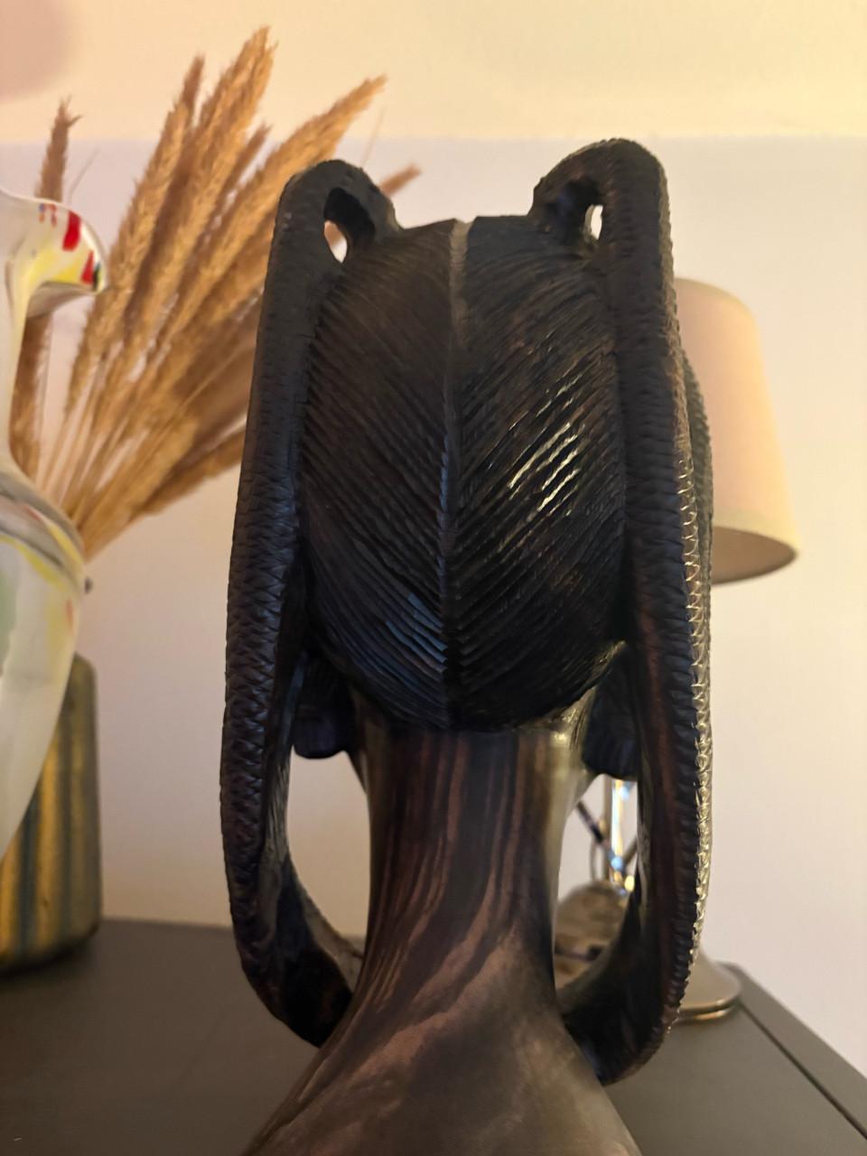 Buste uit ebbenhout gesneden, Afrikaanse vrouw.