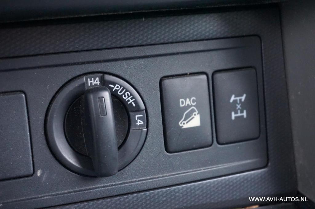 Toyota Land Cruiser 3.0 d-4d-f vx window van
