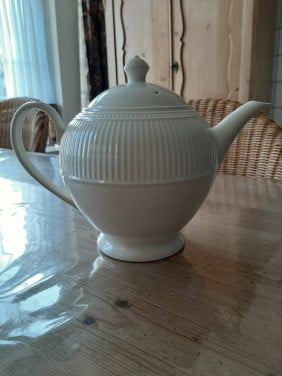WEDGWOOD WINDSOR - THEEPOT MET DEKSEL