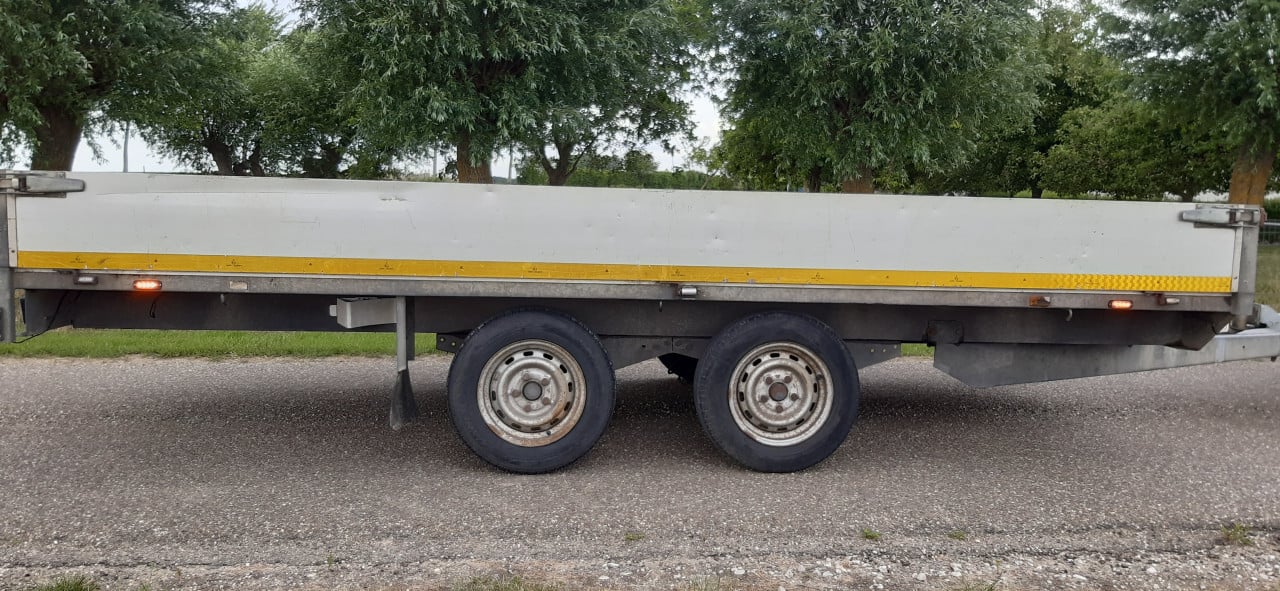 Eduard PL2720 plateauwagen/ oprijwagen/ multitransporter