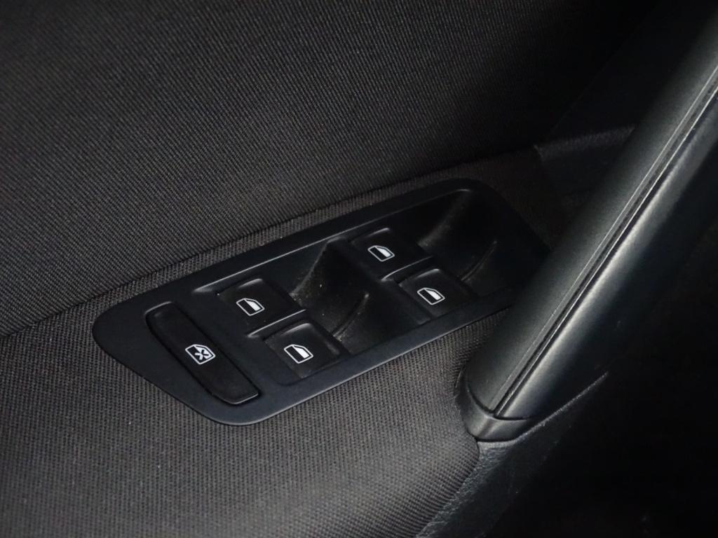 Volkswagen Golf 1.6 tdi highline adapt cruise | navi | bluetooth